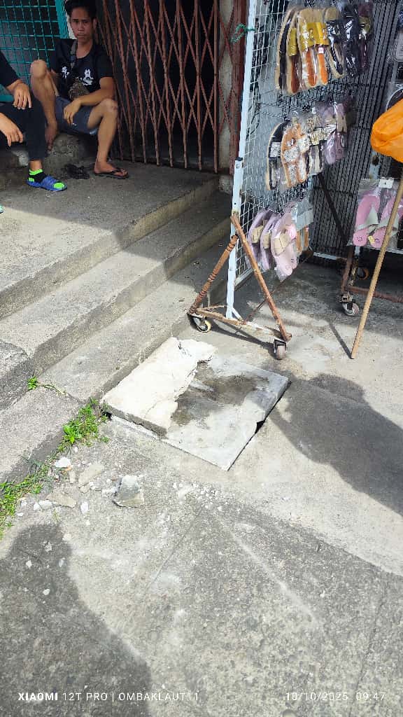 May be an image of skateboard, scooter and text that says 'XIAOMI 2T XLAOME12TPROOMBAKLAUT PRO OMBAKLAUT1 18/ 18/10/2025 09:47'