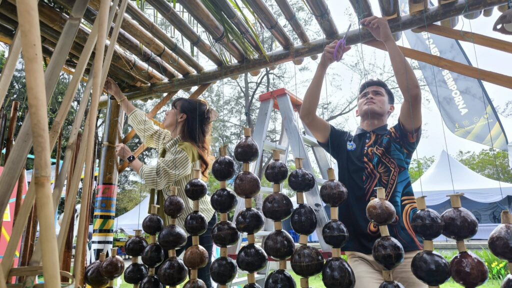 No photo description available.